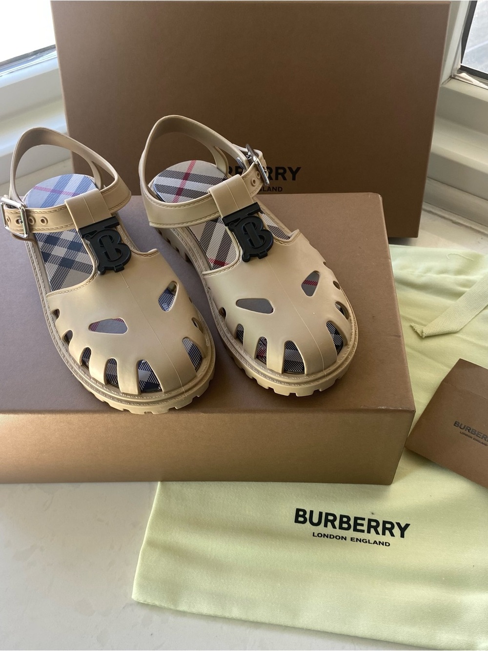 NWT Burberry Beige TB Monogram Jelly Shoes Size 29